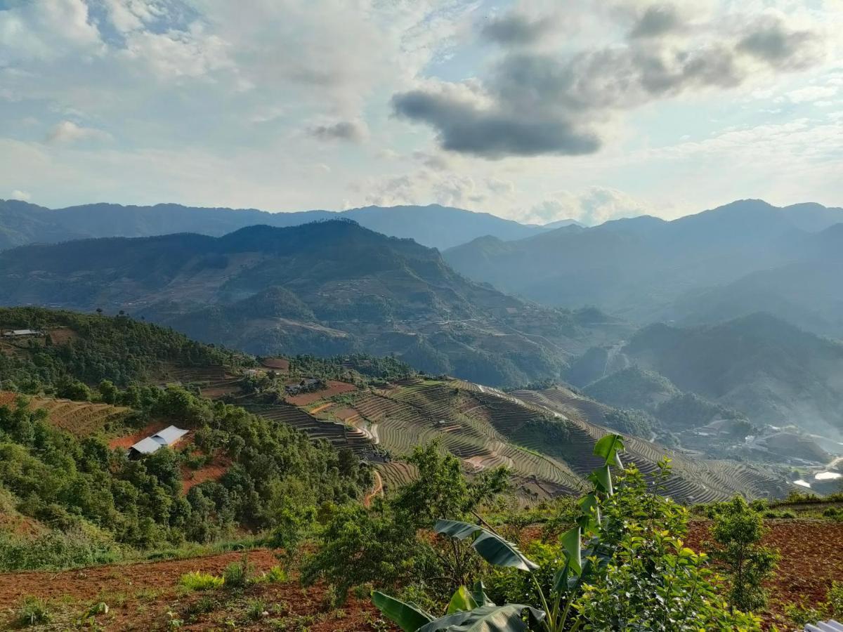 Indigenous Homestay- Trek- Food- Bus Homestay