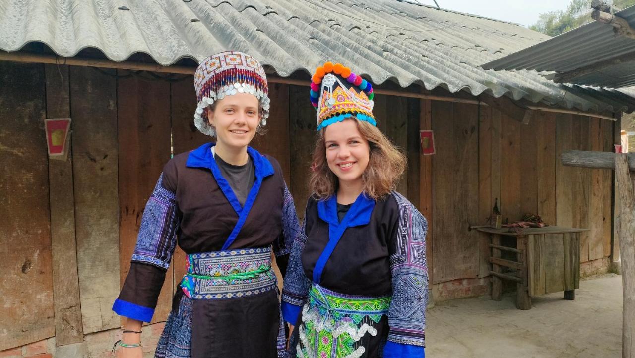 Indigenous Homestay- Trek- Food- Bus *
